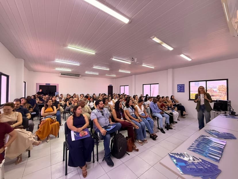 Capacitação sobre acolhimento a pacientes com câncer reúne mais de 100 profissionais da UBS