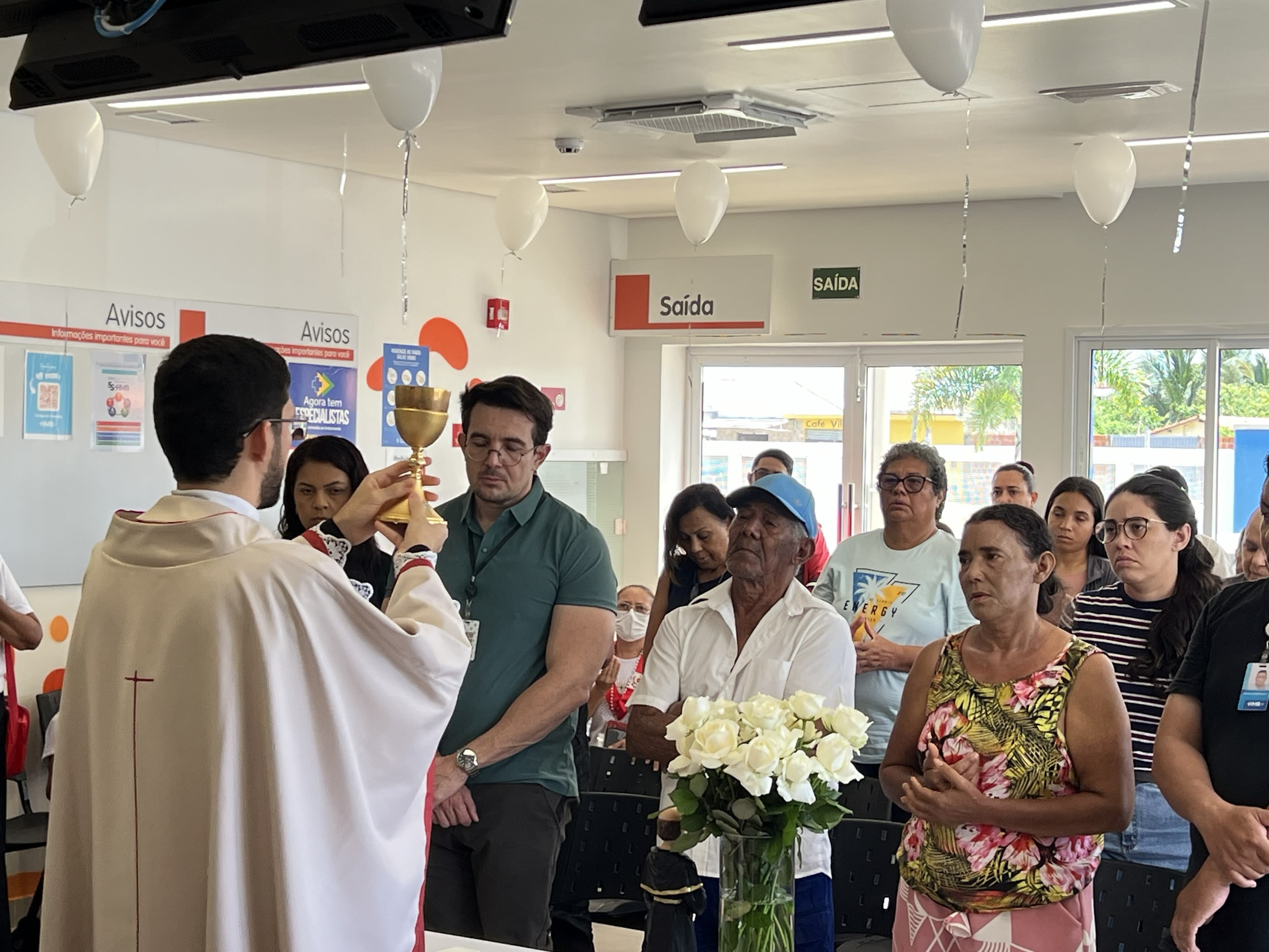 Centro de Radioterapia do HMB celebra Santa Missa com bênção de Santo Peregrino