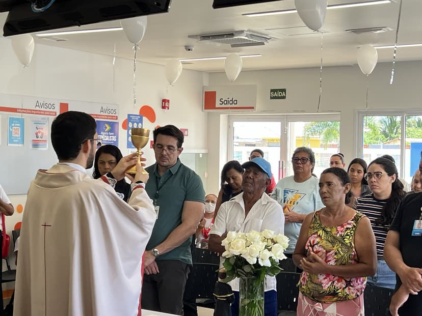 Centro de Radioterapia do HMB celebra Santa Missa com bênção de Santo Peregrino